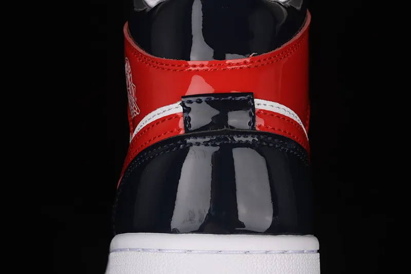 All categories Air Jordan Jordan series basketball shoes Air Jordan 1 Mid Air Jordan 1 Mid AJ1 Joe 1 patent leather color matching mid-top cultural basketball shoes DJ5984-400